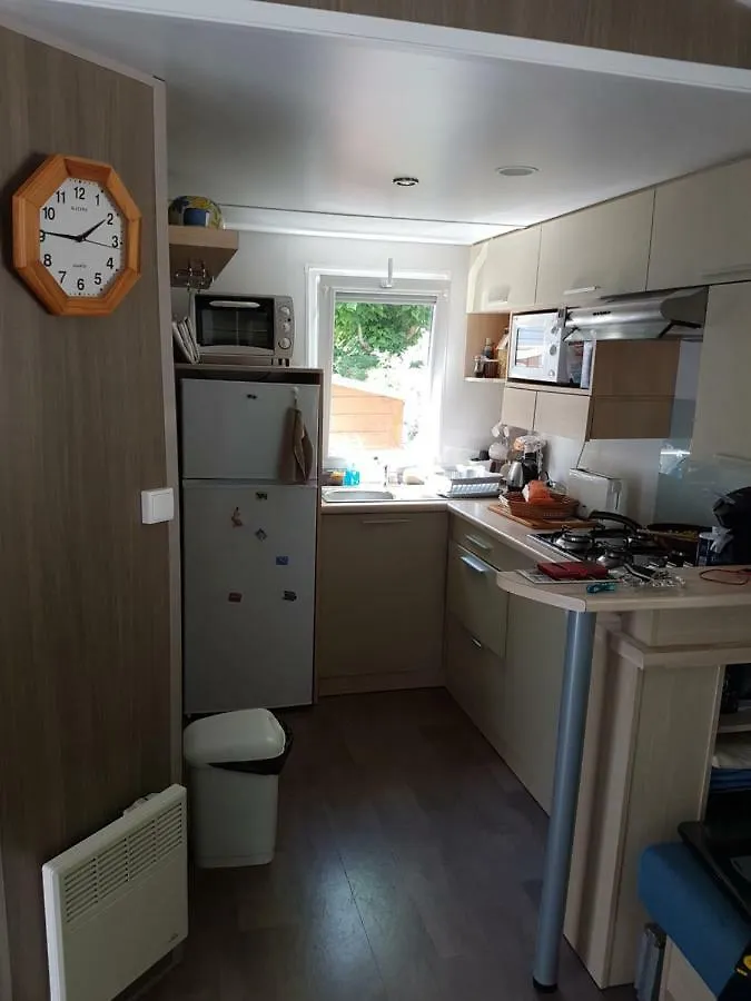 Mobil-home 75 au Camping Le Rioumajou Bourisp 0*,